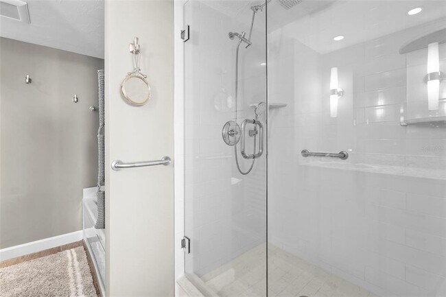 Building Photo - 707 S Gulfstream Ave