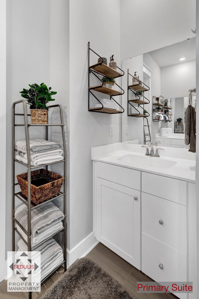 Building Photo - 1754 Sandybrook Dr