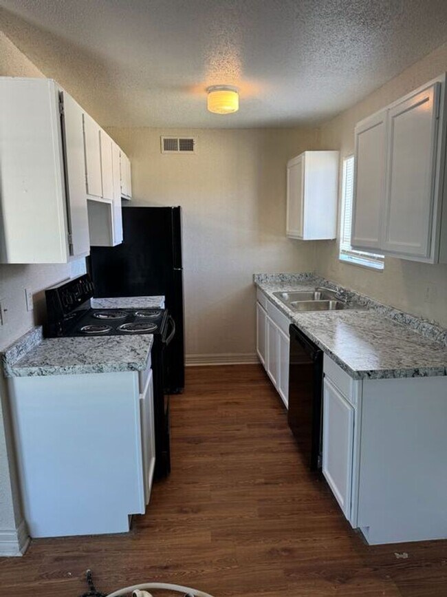 Building Photo - 4200 Boyett St