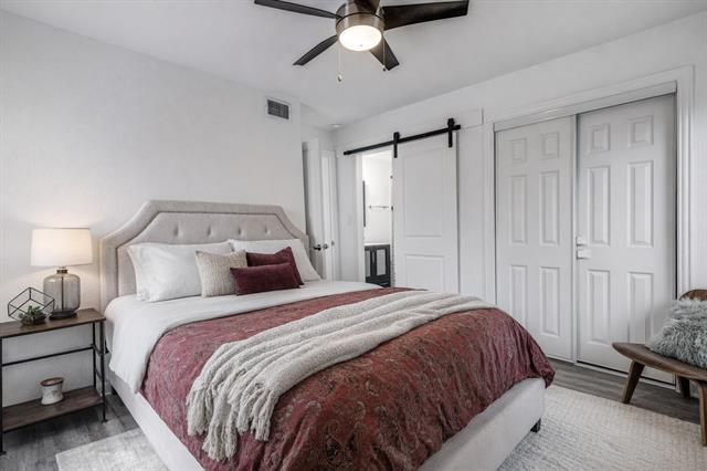 Building Photo - 2427 Tolosa Dr