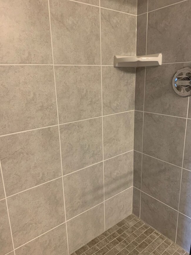 Building Photo - Main-Floor Living Meets Modern Comfort in Enclaves at Mountain Vista