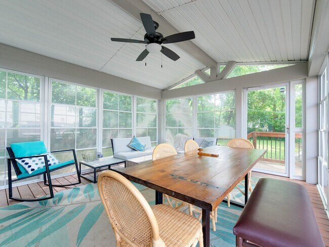 Building Photo - Updated and well appointed home in the his...