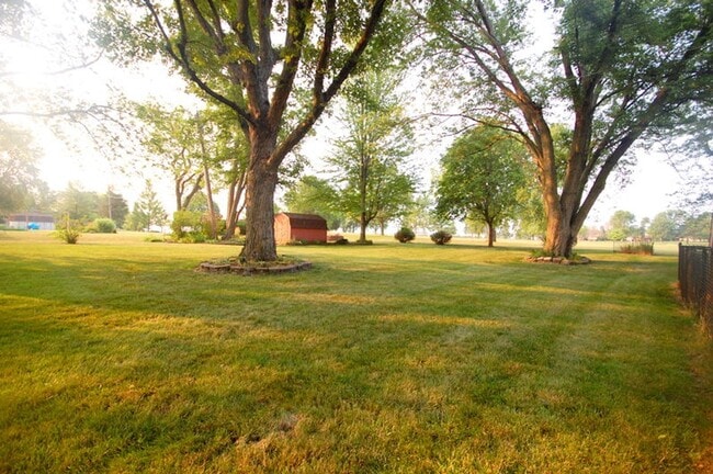 Building Photo - 3 Bedroom 2 Bathroom 2 Stall Attached Garage - Boone Iowa
