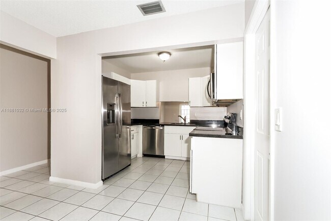 Building Photo - 12489 Guilford Way