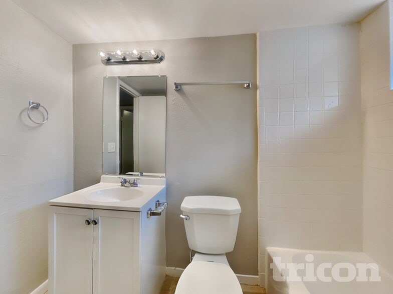 Building Photo - 6422 French Chateau Dr