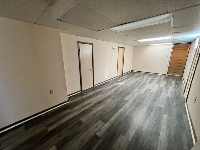 Building Photo - 3-Bed, 2-Bath Home with Finished Basement