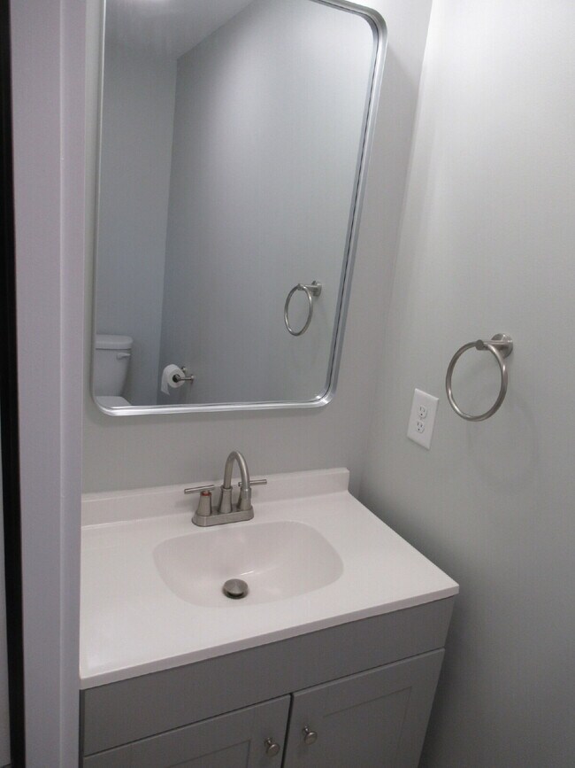 Building Photo - Spacious, Move-In Ready Rental with Modern Updates on the West Side of Lincolnton!