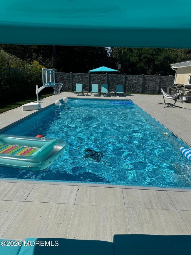 Building Photo - 612 Deal Rd