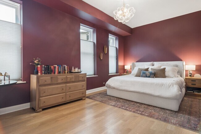 Building Photo - 1667 N Bissell St