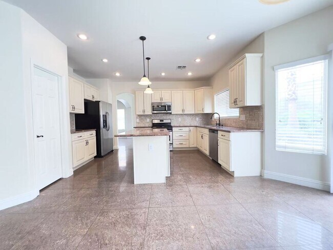 Building Photo - Great location house in Green Valley