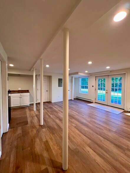 Building Photo - 555 Fort Hill Rd