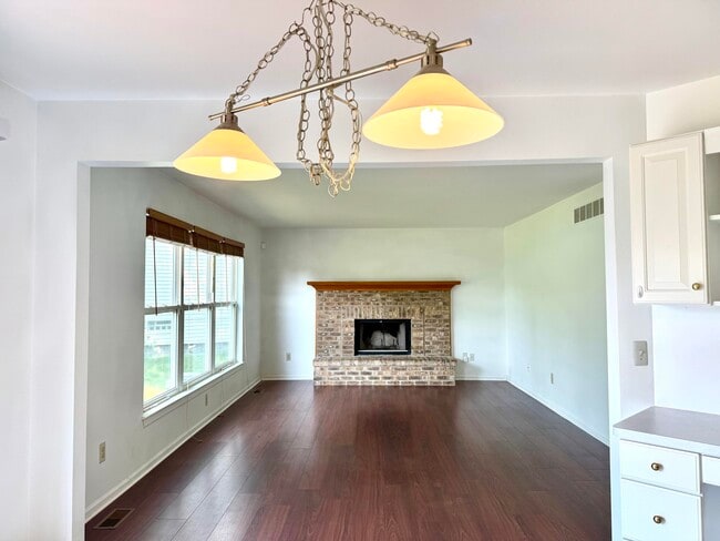 Building Photo - 2341 Timbercrest Ct