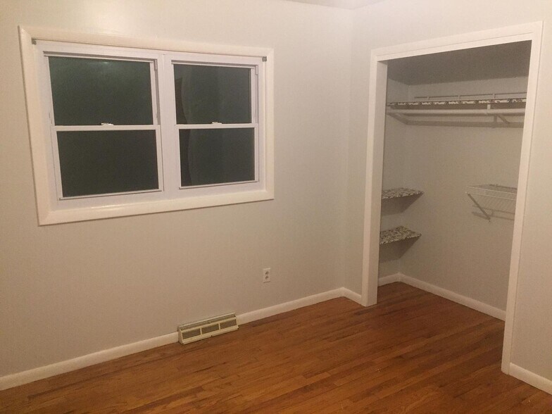 Building Photo - 31 Perimeter Rd