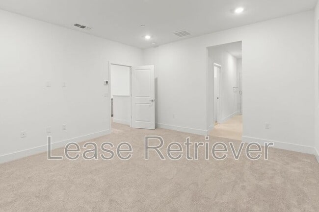 Building Photo - 1909 Ariana Pl