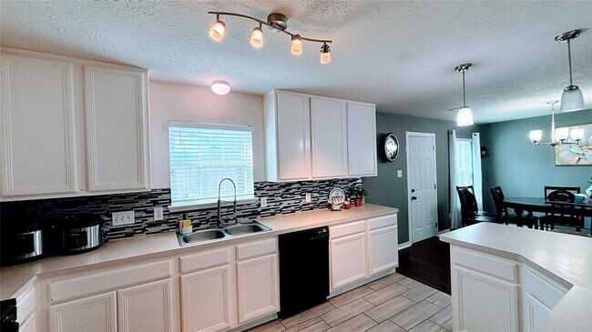 Building Photo - 2911 Ribbon Creek Way