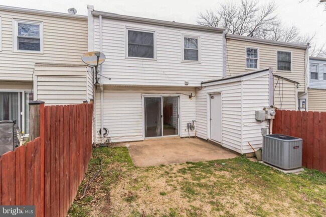 Building Photo - 10177 Irongate Way