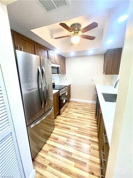Building Photo - 6000 Timberwood Cir