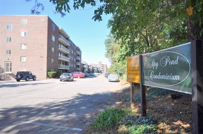 Building Photo - 18 Hamilton Rd