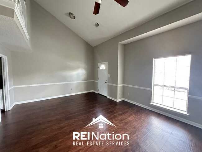 Building Photo - STANDOUT MEMPHIS RENTAL! 3BR/2BA | High Ceilings & Brick Fireplace | Fenced Yard!