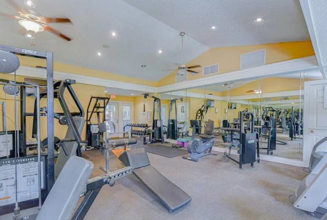 Building Photo - One Bedroom Apartment in Gated Community - Easy Highway Access!