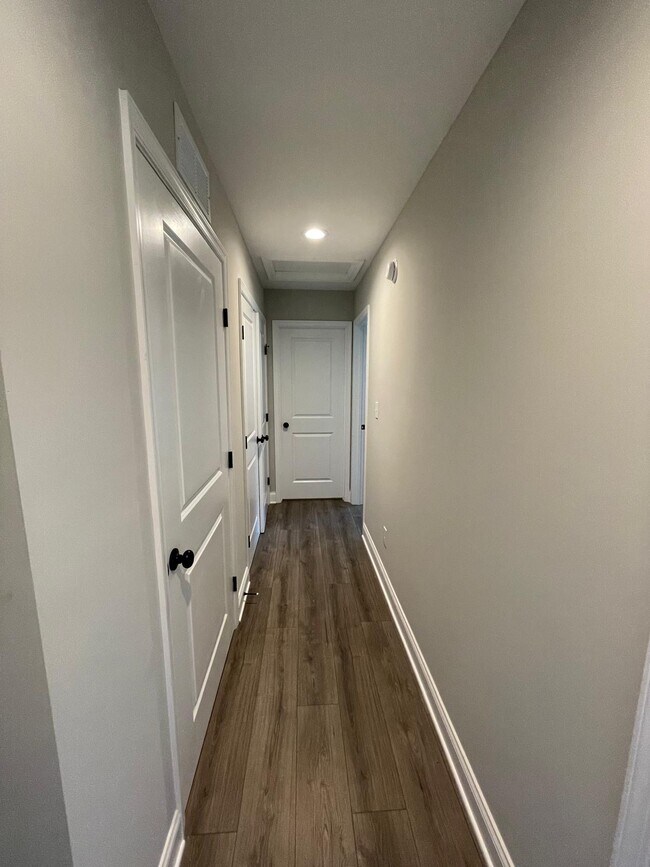 Building Photo - 1054 Brownstone Ln