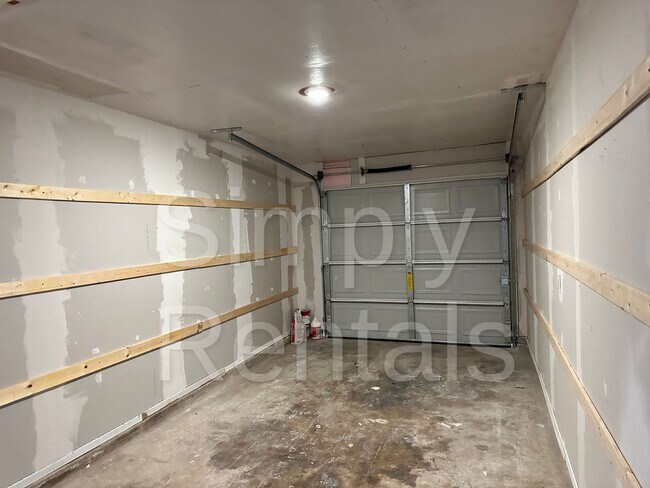 Building Photo - 6716 Flamingo Rd