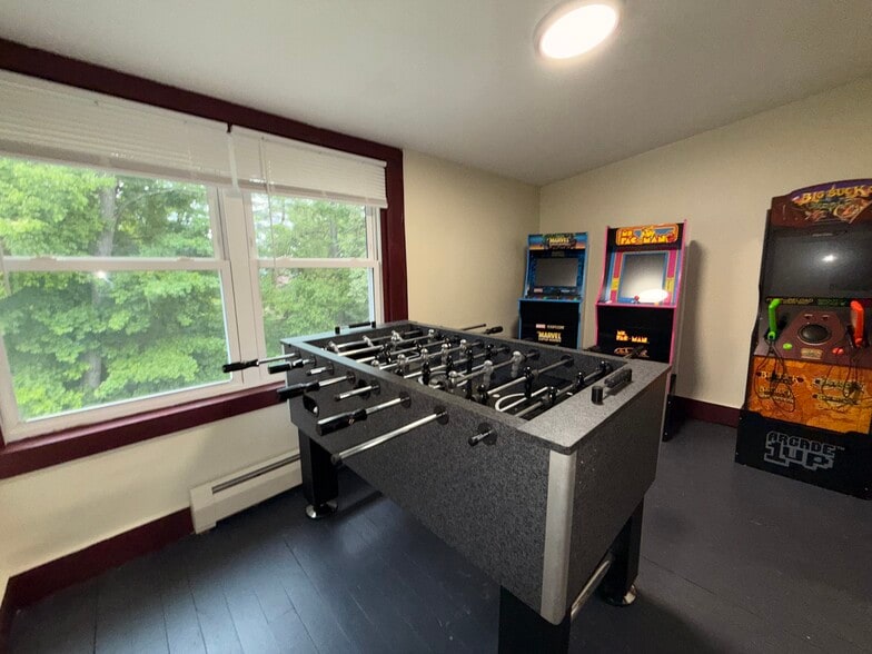 Building Photo - 51 Front St