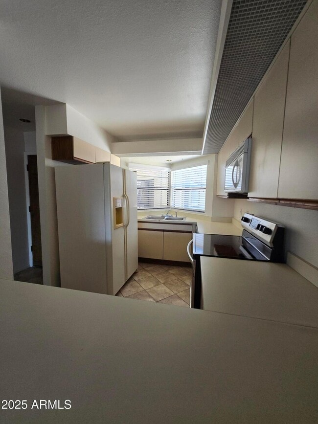 Building Photo - 5035 N 10th Pl