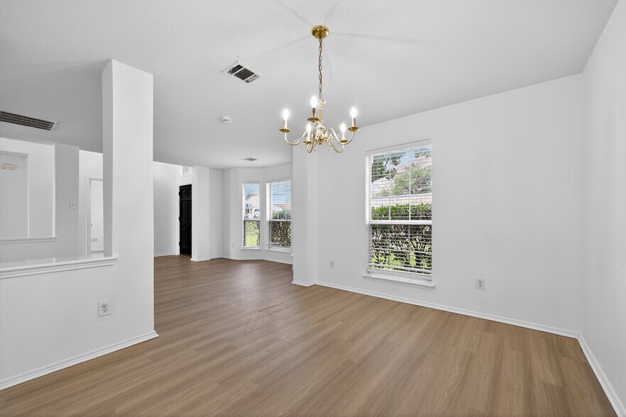 Building Photo - 2125 Elm Falls Pl