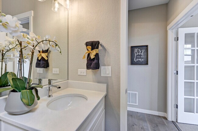 Building Photo - 5875 Spring Breeze Drive Colorado Springs,...