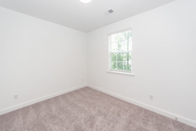 Building Photo - 3 Bedroom, 2.5 Bathroom Townhome in Twin Rivers - Wando