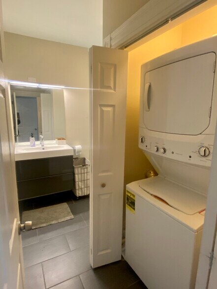 Building Photo - 18 Chandler St