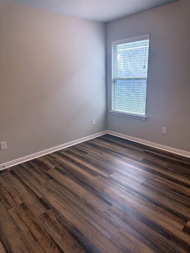 Building Photo - "Charming 3-Bedroom Retreat with 2 Baths in Bryan, TX – Cozy Comfort Awaits!"