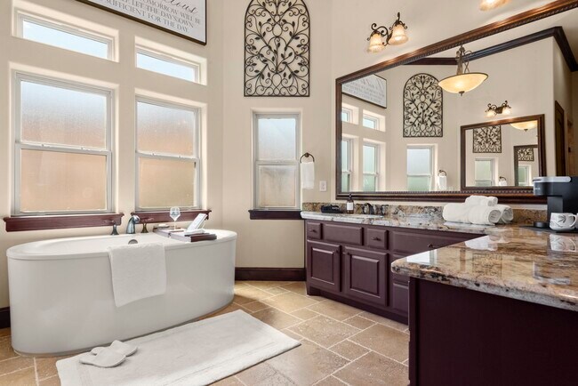 Building Photo - 106 La Vie Dr
