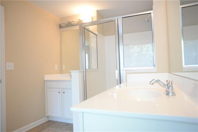 Building Photo - 5228 Wellsley Bend