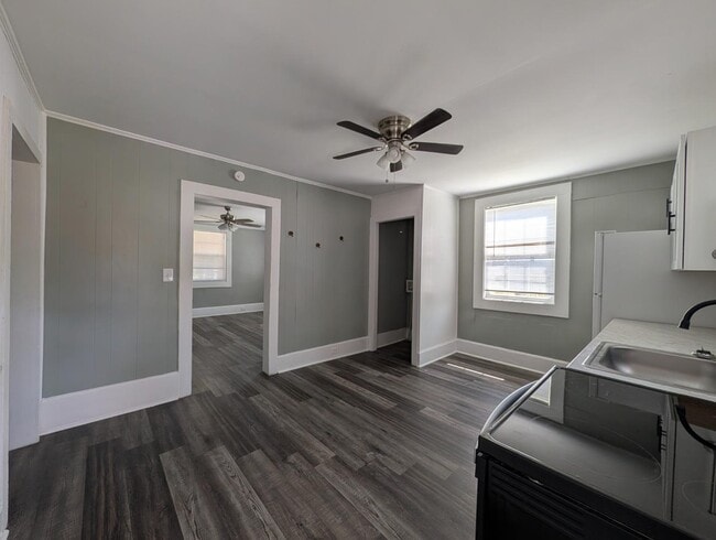 Building Photo - 429 Pennsylvania Ave