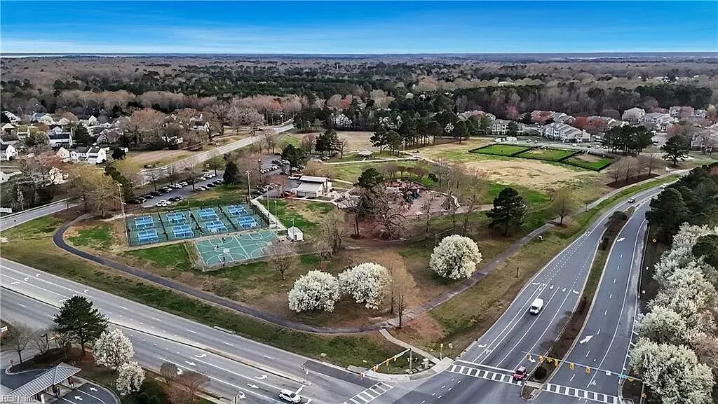 Building Photo - 4048 Bradshaw Dr