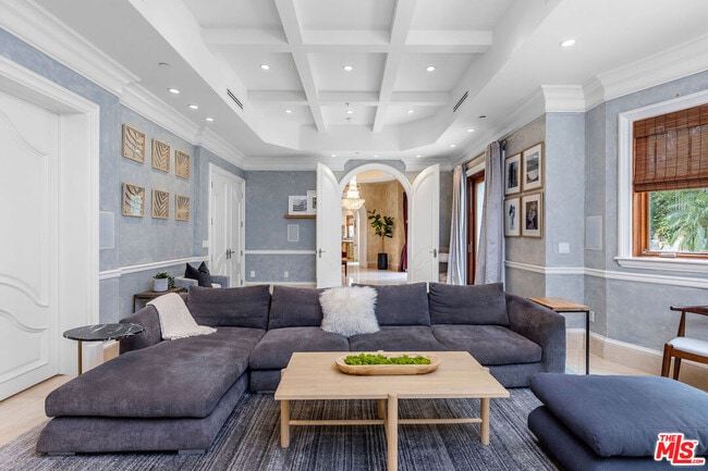 Building Photo - 2229 Summitridge Dr