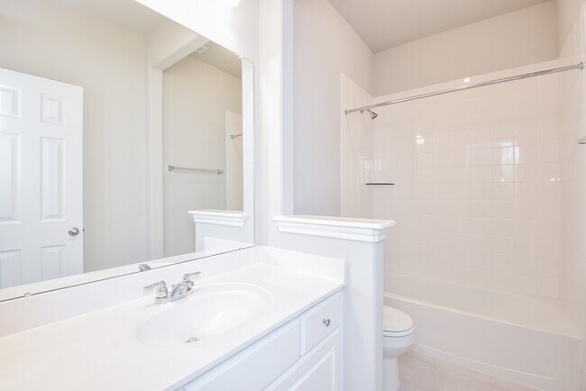 Building Photo - 2642 Settler Hl Dr