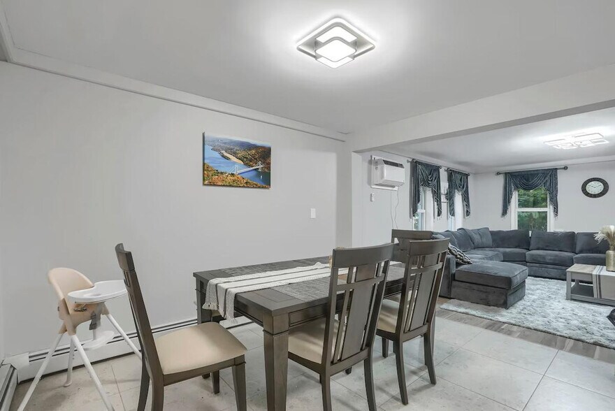 Building Photo - 751 US-9W