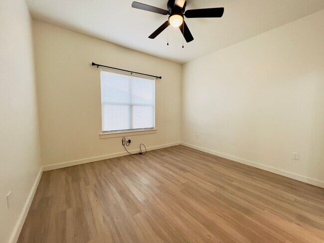 Building Photo - 3/3/2 Duplex in Northwest Lubbock