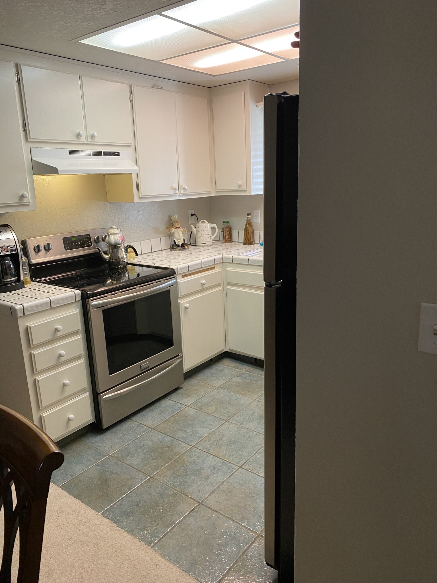 Building Photo - 1022 Cedar Gables Dr