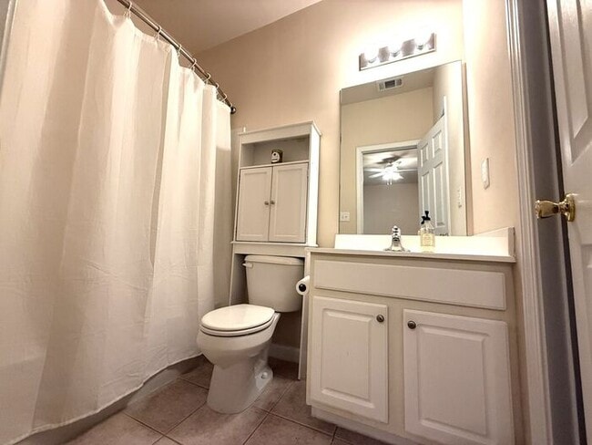 Building Photo - Sandy Springs 3 Bed-3.5 Bath Townhouse in Gated Cambridge, Hardwoods on Main!