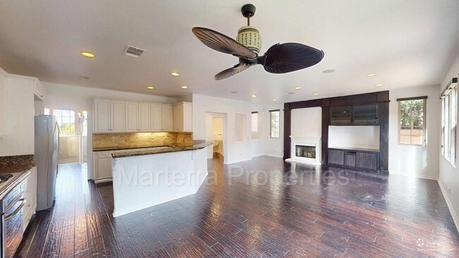 Building Photo - Beautiful Home in Eastside Coast Mesa
