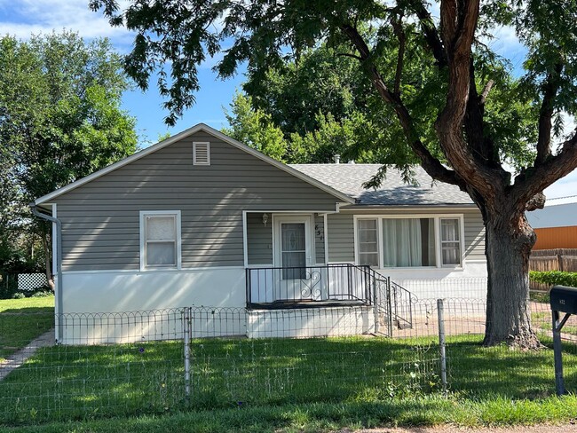 Primary Photo - 2 Bedroom Home in Lincoln Park