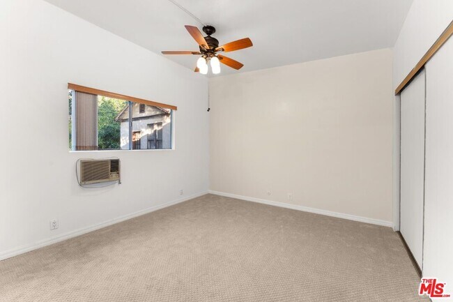 Building Photo - 2160 Lake Shore Ave