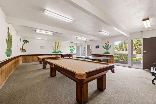 Building Photo - One Bedroom 1 Bath- Private Resort Complex Condo in Point Loma