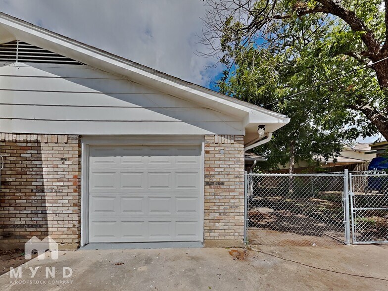 Building Photo - 11364 Quail Run St