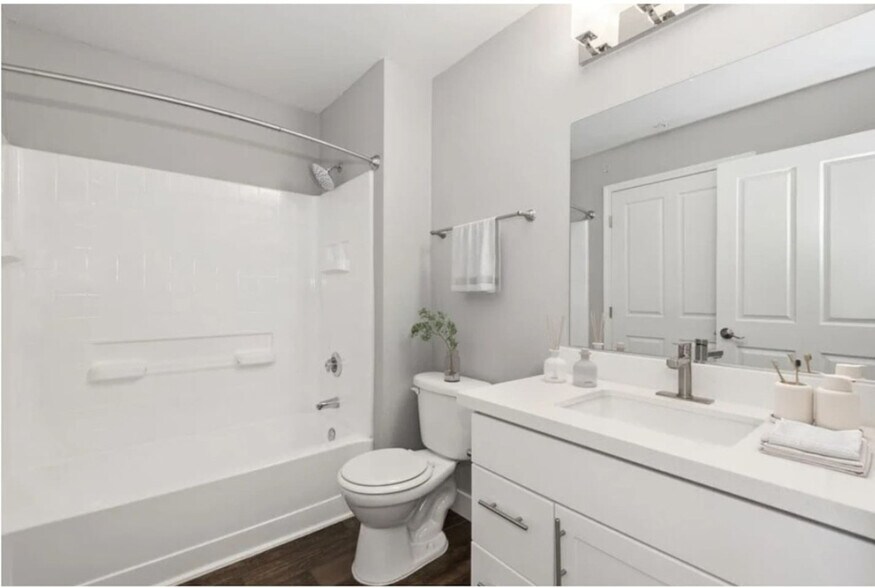 Building Photo - 15164 N 140th Dr