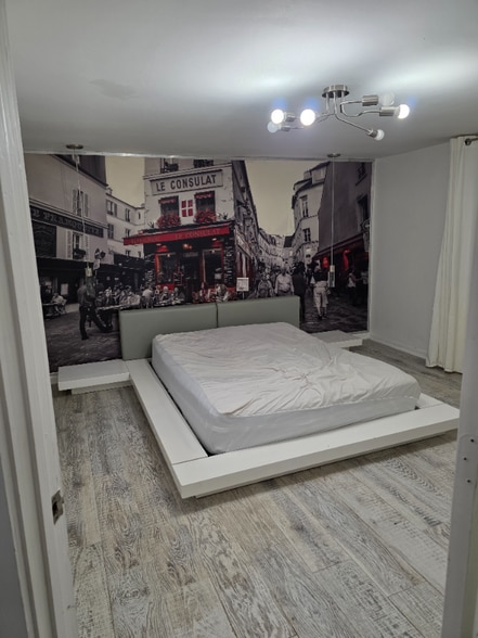 Building Photo - 2080 E Roxboro Rd NE